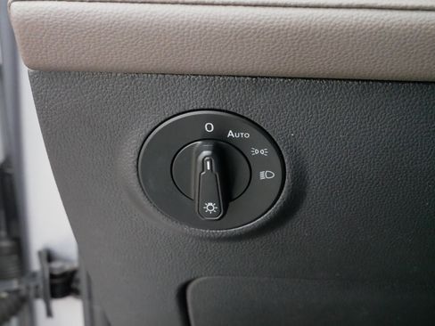 Used 2023 Volkswagen Taos SEL image 27