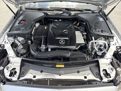 Used 2017 Mercedes-Benz E 300 4MATIC image 39