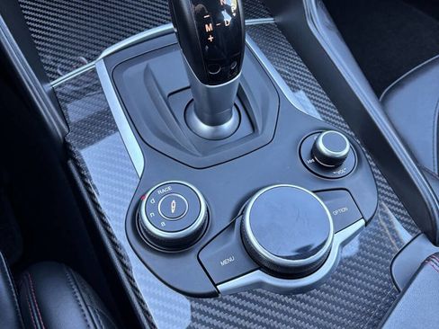 Used 2018 Alfa Romeo Giulia Quadrifoglio w/ Driver Assist Dynamic Package image 16