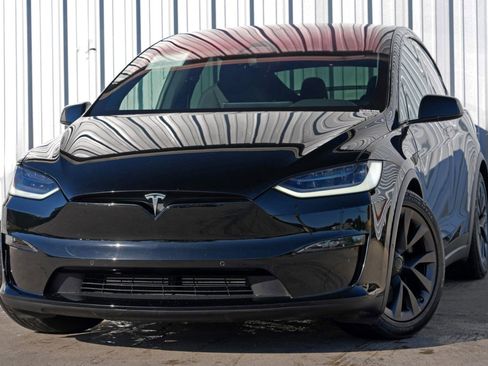 Used 2022 Tesla Model X image 3