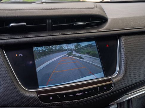 Used 2017 Cadillac XT5 Luxury w/ Driver Awareness Package image 9