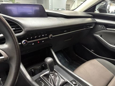 Used 2021 MAZDA MAZDA3 s FWD image 25