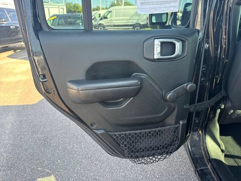 Used 2018 Jeep Wrangler Unlimited Sport AWD/4WD image 23