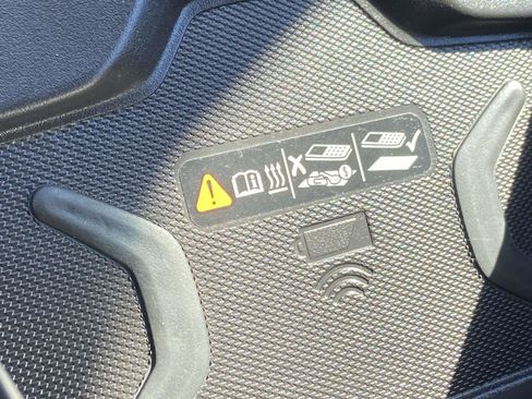 Used 2022 Chevrolet Colorado Z71 image 11