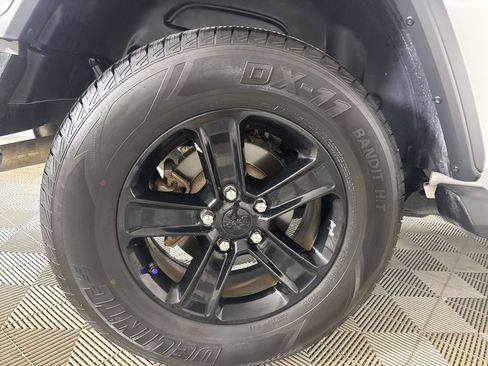 Used 2019 Jeep Wrangler Sport image 27