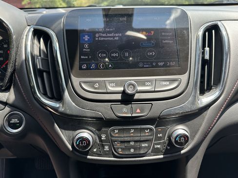 Used 2022 Chevrolet Equinox RS w/ Infotainment Package image 29