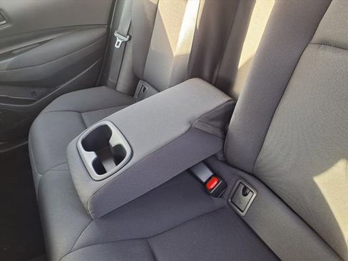 Used 2025 Toyota Corolla LE image 71