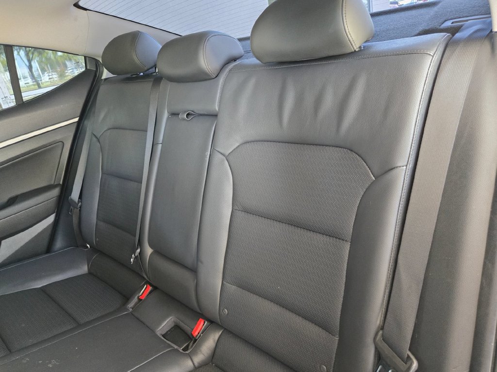 Used 2017 Hyundai Elantra Limited FWD image 24