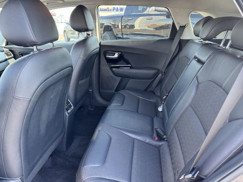 Used 2017 Kia Niro EX image 34