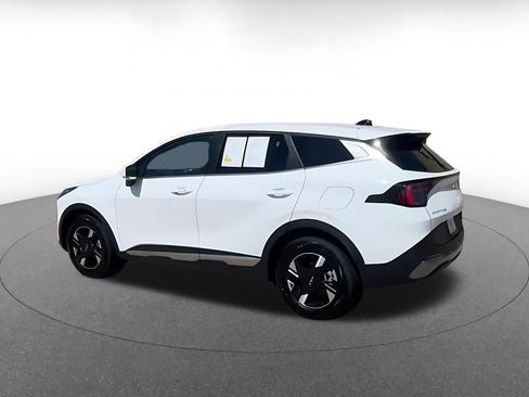 Used 2026 Kia Sportage LX FWD image 4