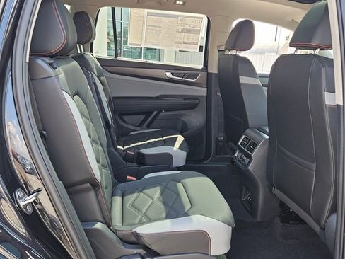 New 2026 Volkswagen Atlas Peak Edition image 17