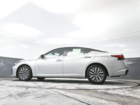 Used 2024 Nissan Altima 2.5 SV image 53