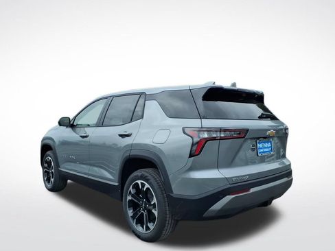 New 2026 Chevrolet Equinox LT w/ Convenience Package II FWD image 5