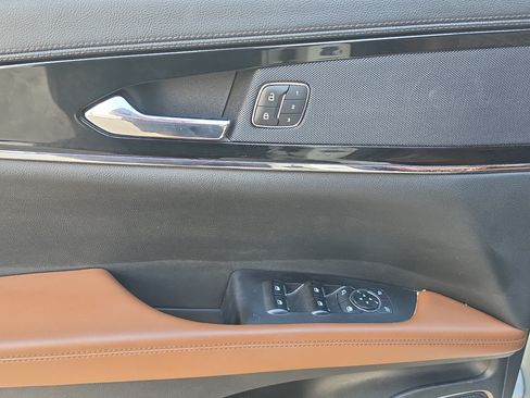 Used 2023 Lincoln Nautilus Reserve AWD/4WD image 11