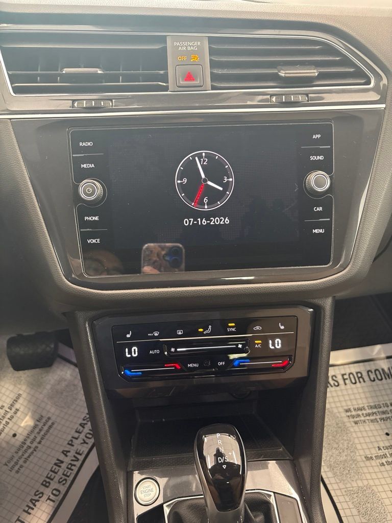 Used 2023 Volkswagen Tiguan SE AWD/4WD image 27
