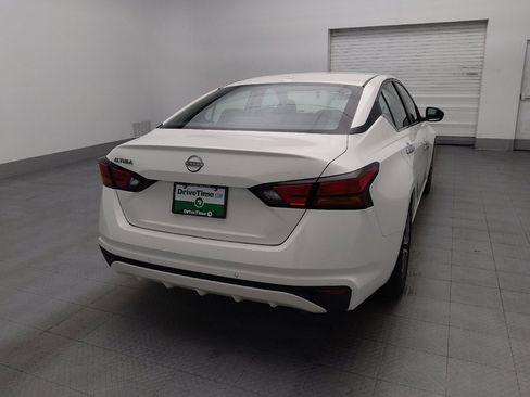 Used 2025 Nissan Altima 2.5 SV FWD image 7