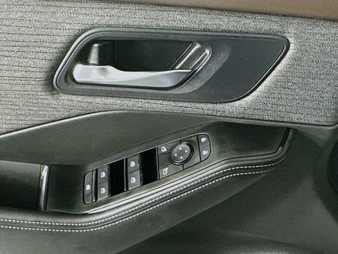 Certified 2023 Nissan Rogue SV AWD/4WD image 18