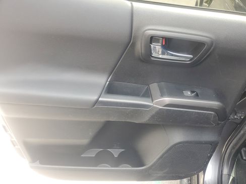 Used 2023 Toyota Tacoma TRD Sport w/ Advanced Technology Package image 12