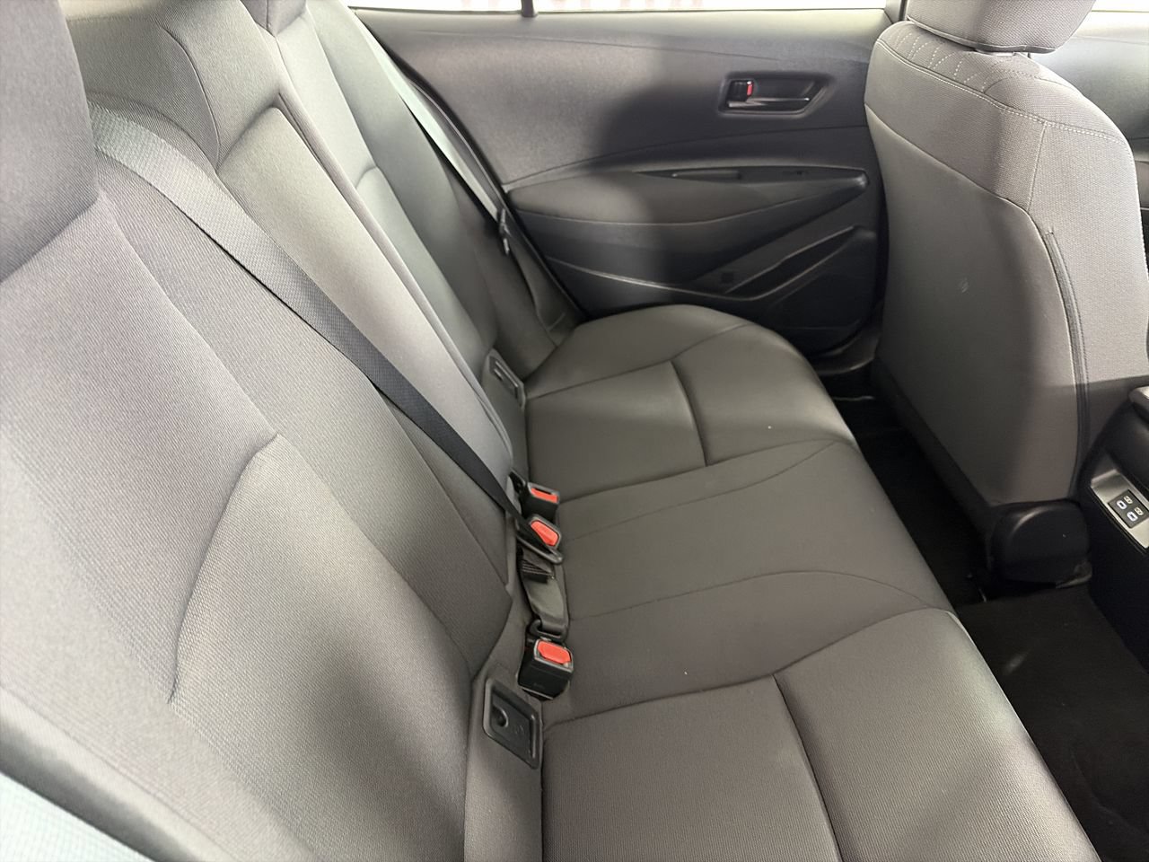 Used 2025 Toyota Corolla LE FWD image 23