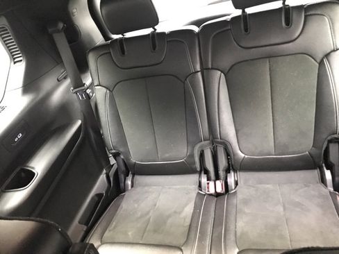 Used 2023 Jeep Grand Cherokee L Laredo image 15