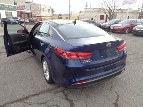 Used 2018 Kia Optima S w/ Panoramic Sunroof Package image 9