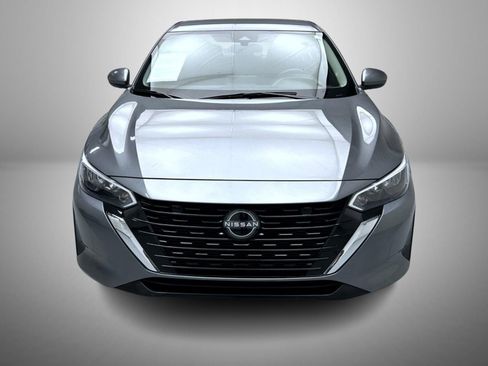 Used 2024 Nissan Sentra SV image 2