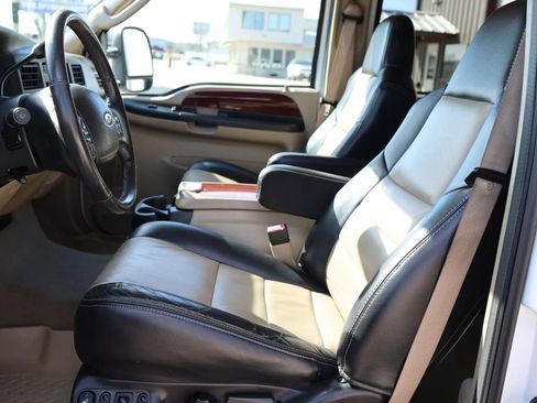 Used 2005 Ford Excursion Eddie Bauer image 29