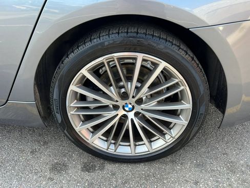 Used 2018 BMW 530e xDrive w/ Premium Package 2 AWD/4WD image 10