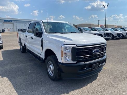New 2026 Ford F250 XL w/ F-250 >10K GVWR Package image 8