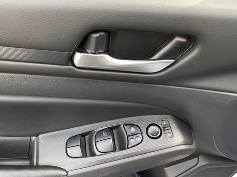 Used 2024 Nissan Altima 2.5 SV image 20