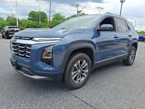 Certified 2025 Chevrolet Equinox LT w/ Convenience Package II AWD/4WD image 3