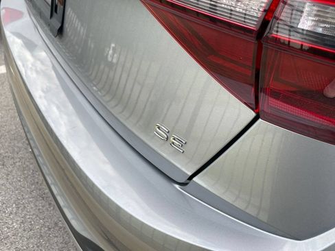 Used 2024 Volkswagen Jetta SE FWD image 8