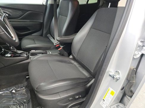 Used 2022 Buick Encore Preferred w/ Safety Package AWD/4WD image 27