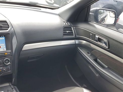 Used 2018 Ford Explorer XLT w/ Equipment Group 202A image 13