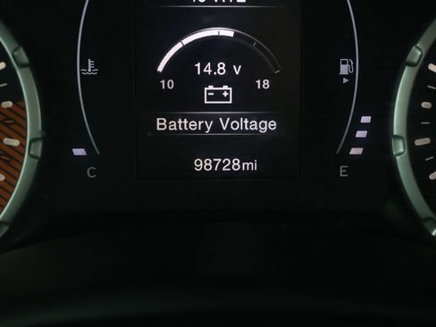 Used 2020 Jeep Renegade Latitude w/ LED Lighting Group FWD image 4