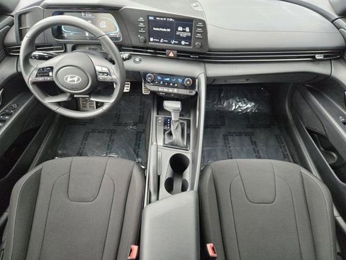 Certified 2025 Hyundai Elantra Sport FWD image 26
