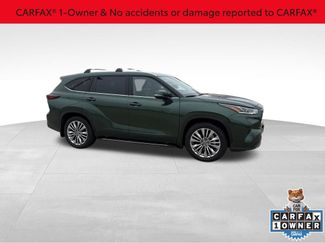 Used 2025 Toyota Highlander Platinum video 2