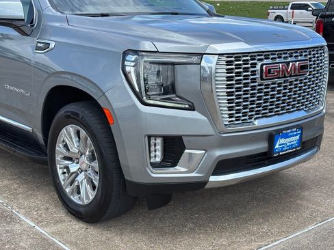 Used 2023 GMC Yukon XL Denali AWD/4WD image 4