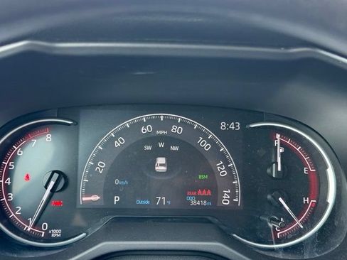 Used 2025 Toyota RAV4 XLE FWD image 18