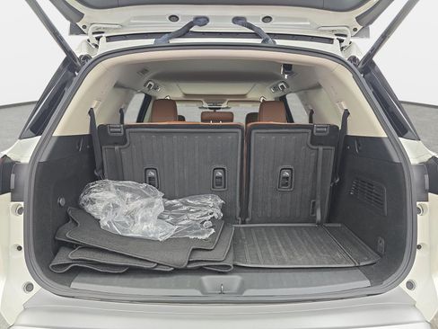 Used 2024 Nissan Pathfinder Platinum w/ Cargo Package FWD image 27
