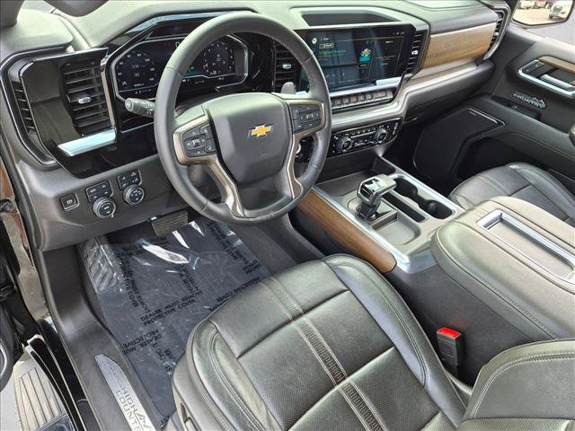 Used 2022 Chevrolet Silverado 1500 High Country w/ Z71 Off-Road Package AWD/4WD image 9