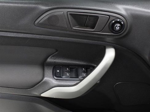Used 2013 Ford Fiesta SE w/ Super Fuel Economy Pkg image 15