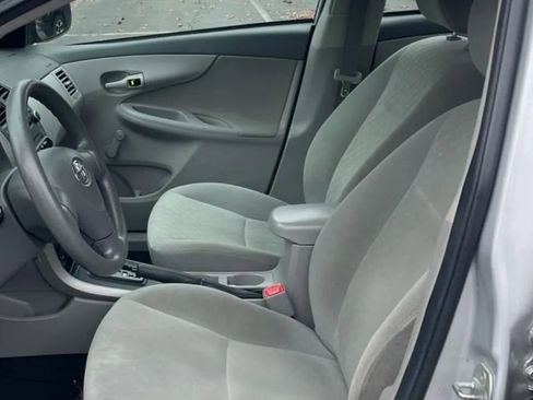 Used 2010 Toyota Corolla S image 4
