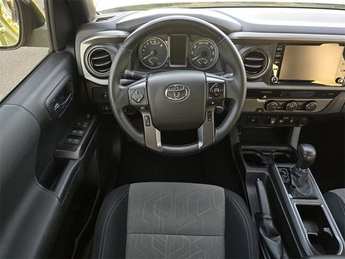 Used 2023 Toyota Tacoma TRD Sport image 18