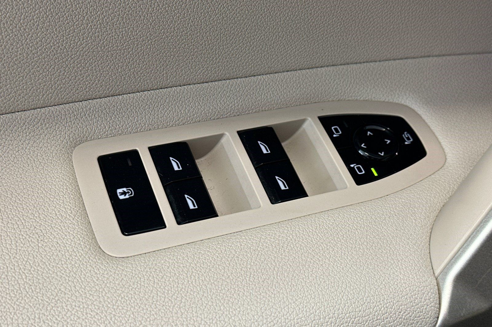 Used 2024 BMW iX xDrive50 AWD/4WD image 13