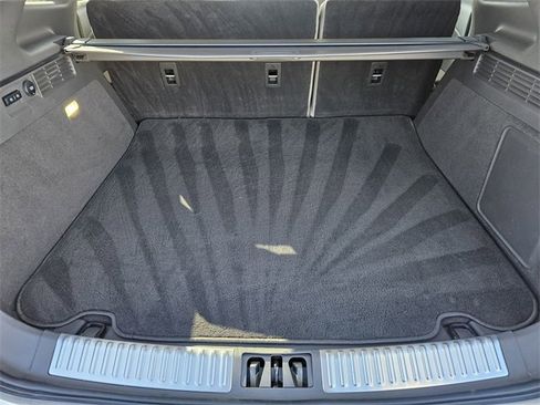 Certified 2022 Lincoln Nautilus Reserve w/ Equipment Group 202A image 32