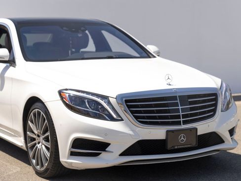 Used 2017 Mercedes-Benz S 550 Sedan image 3