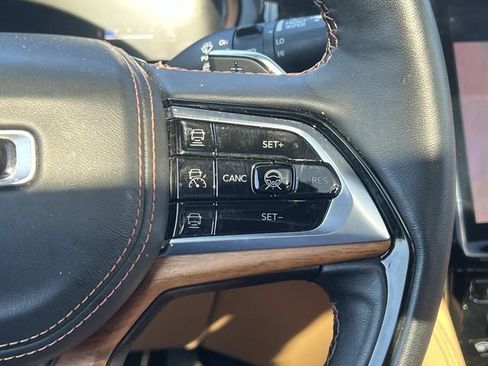 Used 2022 Jeep Grand Cherokee L Summit AWD/4WD image 28
