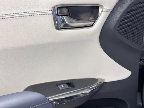 Used 2015 Toyota Avalon Limited FWD image 20