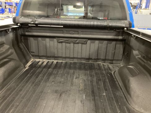 Used 2022 Chevrolet Colorado ZR2 AWD/4WD image 11
